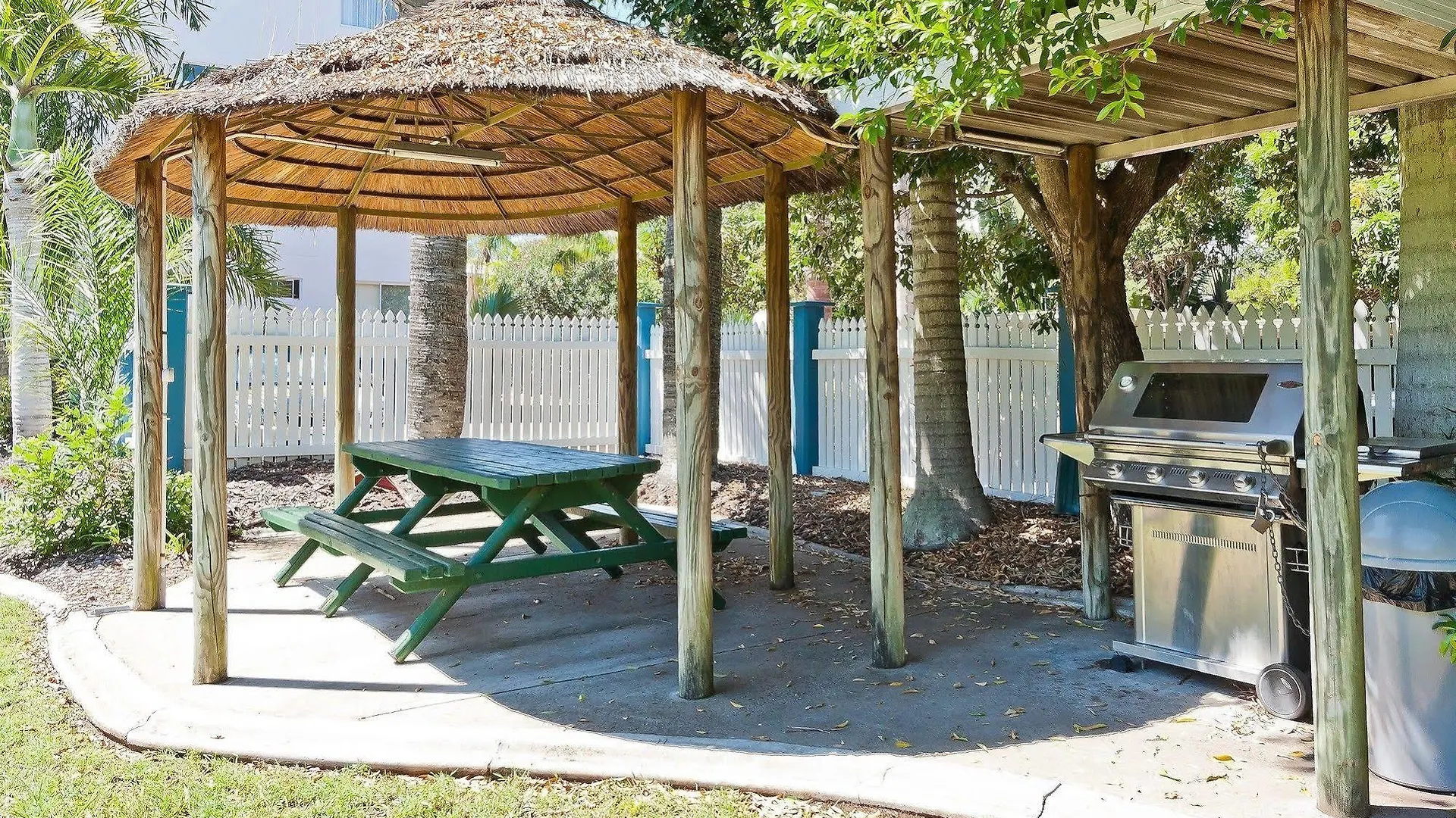 White Crest Apartments Hervey Bay 4*,