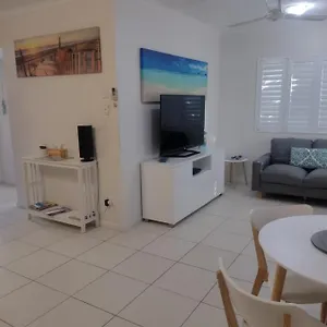  Apartment Ocean Breeze